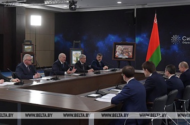 Фото: Лукашенко о суверенитете: это икона, это святое