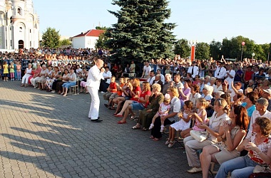 Фото: 65-летие освобождения Свислочи. Концерт Александра Солодухи.