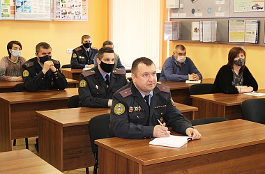 Фото: Председатель райисполкома Александр Версоцкий встретился с коллективом Свислочского отдела Департамента охраны МВД Республики Беларусь