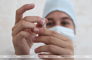 Фото: Putin orders to prepare supplies of Russian coronavirus vaccine to Belarus