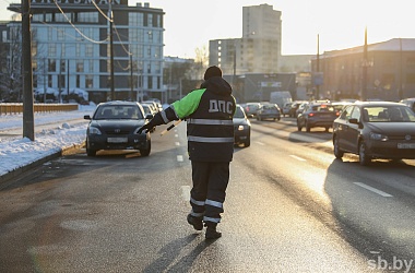 Фото: ГАИ усилила контроль движения на перекрестках и пешеходных переходах