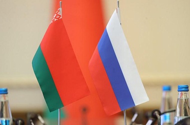 Фото: Роман Головченко и Мантуров договорились об углублении локализации сложнотехнической продукции в СГ