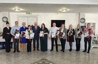 Фото: Новые лица на Доске почета областного профсоюза АПК. Среди главных героев – Ольга Овсиенко из ОАО «Акр-Агро»