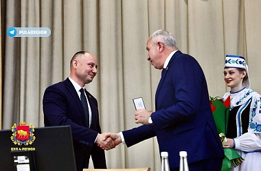 Фото: Председатель Гродненского облисполкома Юрий Караев представил активу Ошмянского района нового руководителя