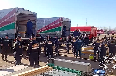 Фото: МЧС: в Мьянму от Беларуси направят спасателей, поисковых собак и технику