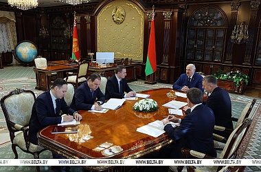 Фото: Александр Лукашенко принял доклад Нацбанка, выступив за здоровую конкуренцию в решении важных для страны вопросов 