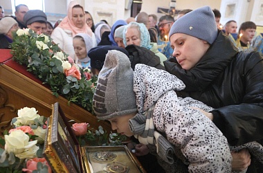 Фото: Ковчег с частицей Пояса Пресвятой Богородицы прибыл в Гродно