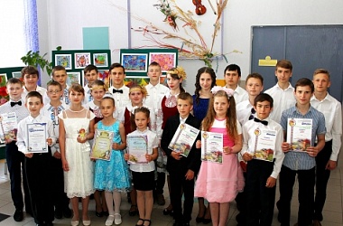 Фото: Яркий венок  талантов