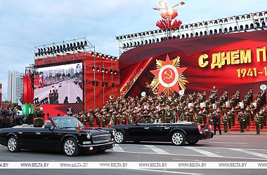 Фото: Военный парад по случаю 80-летия Победы начался у стелы "Минск - город-герой"