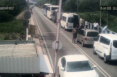 Фото: Польская сторона прекратила принимать автобусы