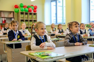 Фото: Школы и гимназии Беларуси начинают прием детей в 1-е классы