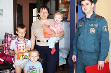 Фото: Родителям – памятки,  детям – раскраски