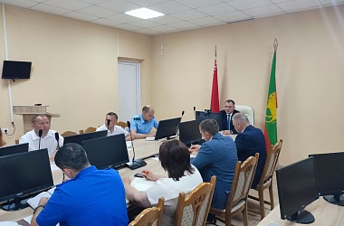 Фото: На планерке у председателя райисполкома: «На уборке – главное безопасность»