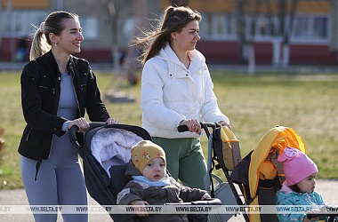 Фото: Minister: Belarus' child and family welfare system is clear, consistent