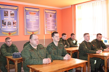 Фото: Виктор Субботка встретился с военнослужащими в/ч 48685