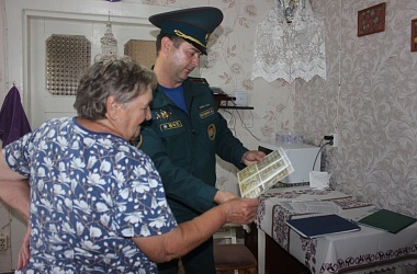 Фото: Жилой сектор на контроле у спасателей