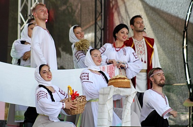 Фото: Яркие моменты каравай-феста "Бацькава булка"