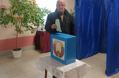 Фото: Активно идет досрочное голосование на Великосельском участке для голосования № 9 
