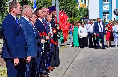 Фото: Память поколений во имя будущего – в Свислочи проходит театрализованный митинг