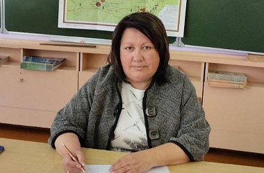 Фото: Главные события недели обсуждаем с учителем истории, руководителем по военно-патриотическому воспитанию Порозовской средней школы Татьяной Кухарчик