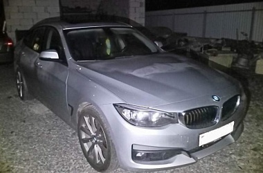 Фото: В Дятловском районе мужчина приревновал девушку и повредил машину знакомого