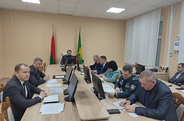 Фото: На планерке у председателя райисполкома: «Надо информировать, чтобы предостеречь»