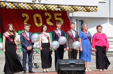 Фото: В Свислочи прошел районный выпускной бал «Звёздная история - 2025»