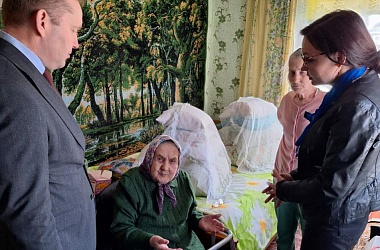Фото: Со 100-летним юбилеем поздравили Нину Ивановну Юсько
