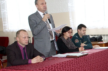 Фото: Председатель райисполкома Владимир Онищик встретился с жителями Порозово