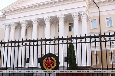 Фото: Минобороны Беларуси передало в больницы медоборудование для искусственной вентиляции легких