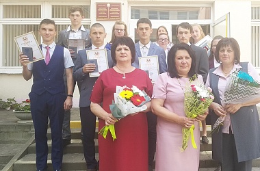 Фото: Получили аттестаты и попрощались со школой выпускники 11 класса Порозовской СШ