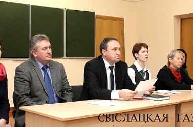 Фото: Продлить век дома,  заключить договор на вклад  и пройти тест на ВИЧ