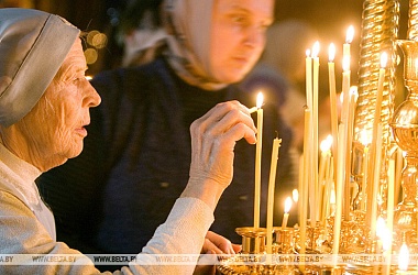 Фото: Православные верующие вспоминают день Усекновения главы Иоанна Предтечи