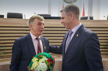 Фото: "Настоящий атлант преподавания". Математик Альфред Ладыко - народный учитель Беларуси