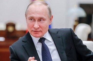 Фото: Владимир Путин побеждает на президентских выборах в России, набирая более трех четвертей голосов