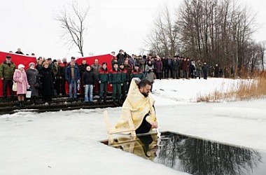 Фото: Крещенская вода — лет наших долгота