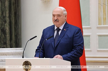 Фото: "Вы - символ будущего родной Беларуси". Лукашенко наградил выпускников вузов