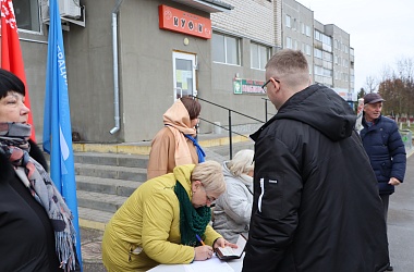 Фото: На Свислоччине активно проходит сбор подписей в поддержку потенциальных кандидатов в Президенты Беларуси