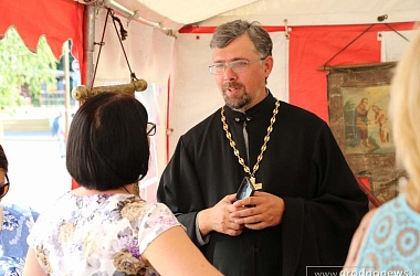 Фото: Жыровіцкае Евангелле, “Апостал ” Івана Фёдарава і манастырскі хлеб. Чым здзіўлялі на пляцоўцы духоўнасці ў Слоніме