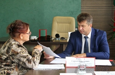 Фото: Помощник Президента Республики Беларусь – главный инспектор по Гродненской области Сергей Ровнейко провел прием граждан в Берестовице
