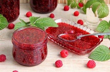 Фото: Raspberry, strawberry and currant jam. 6 best jam recipes