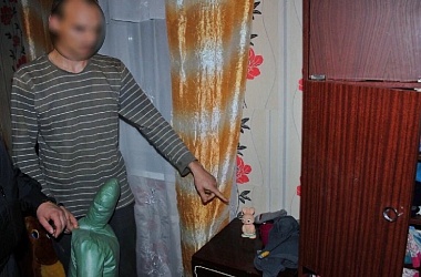 Фото: Мужчине из Зельвенского района, избившему до смерти 4-летнюю дочь, предъявлено обвинение