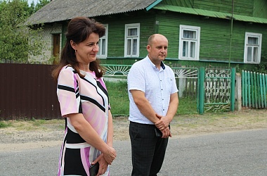 Фото: Оксана Шейко встретилась с жителями Рожков