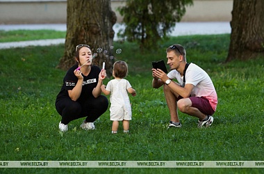 Фото: В Беларуси с 1 августа вырастут пособия на детей до трех лет