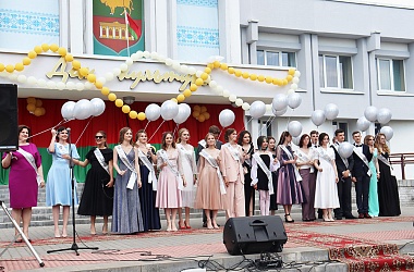 Фото: «В добрый путь!» В Свислочи состоялся районный выпускной (фоторепортаж)