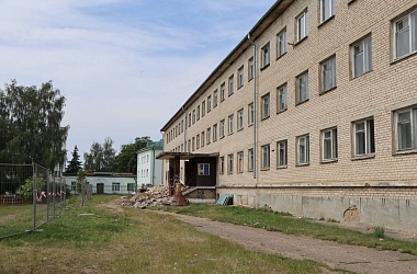 Фото: Начата реконструкция здания бывшей третьей школы под арендное жилье