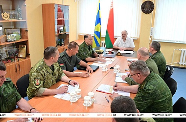 Фото: Лукашенко заявил о ликвидации напряженности на границе с Украиной