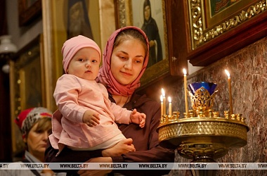 Фото: Православные верующие празднуют Рождество Пресвятой Богородицы