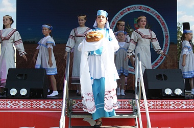 Фото: Свіслаччына адзначыла два галоўных святы – Свіслацкі кірмаш і раённыя Дажынкі (+відэа)