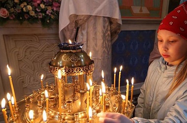 Фото: Православные верующие празднуют Благовещение Пресвятой Богородицы